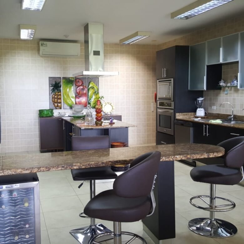 Viva Sintiendo La Brisa del Mar, en El Causeway, Amador: Cómodo Hogar de 287 m²