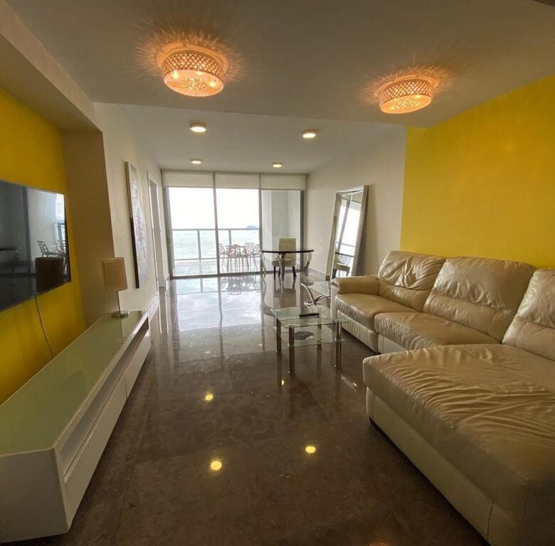 Avenida Balboa – Frente Al Mar: Viva de Lujo, Yoo Amoblado, 167 m², 2 Recámaras