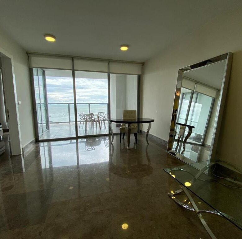 Avenida Balboa – Frente Al Mar: Viva de Lujo, Yoo Amoblado, 167 m², 2 Recámaras
