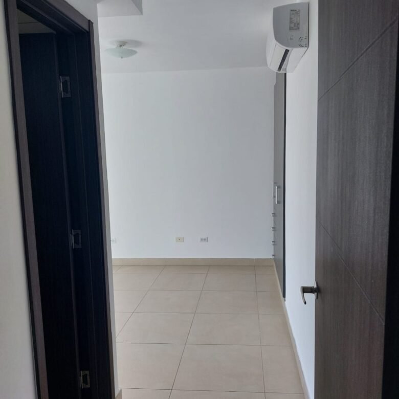 Altos de Panamá, Nuevo, Kings Park 500: 155.70 m² con 4 Recámaras y 3 Parking