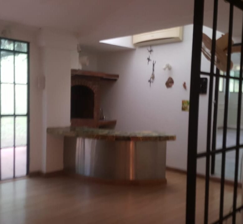 Clayton – 2 Casas colindantes con bosque, pegadas, Sector del Canal: Casas Grandes con 7 recámaras + 2 bodegas + Den