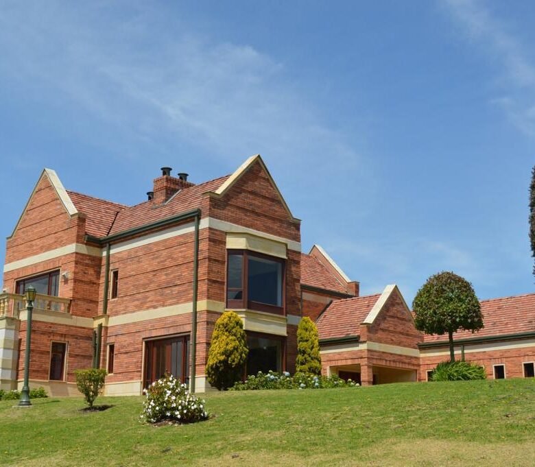 Residencia Exclusiva, a 2800 m de Altura: Bogotá, Colombia con 10,900 m² Terreno