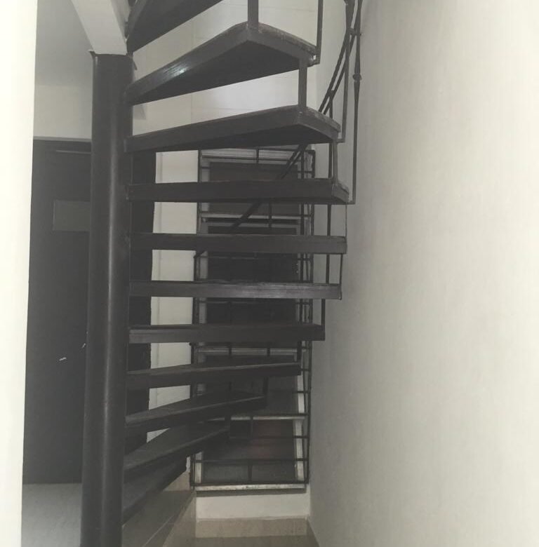 La Boca: R1d2 – Casa Adosada que incluye 2 Apartamentos Anexos