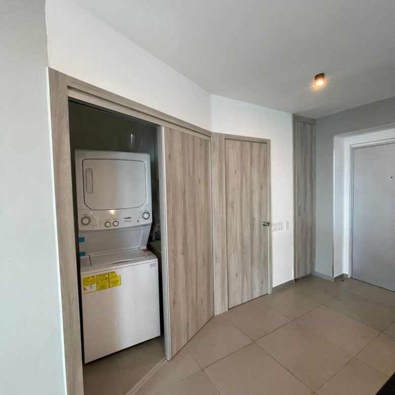 Ave Balboa, Experimente Vivir Frente Al Mar: Amoblado, 218 m², Yacht Club