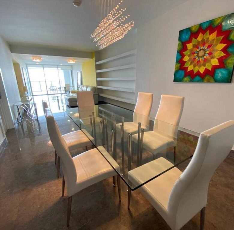 Avenida Balboa – Frente Al Mar: Viva de Lujo, Yoo Amoblado, 167 m², 2 Recámaras
