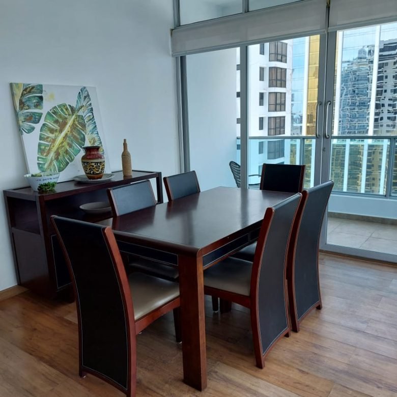Ave Balboa, Bayfront: Amoblado, 1 Habitación, 1.5 Baño, Terraza, posibilidad de convertir a 2 recámaras
