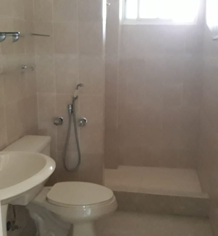 Hermosa Residencia en Albrook: 3 Habitaciones, Remodelada, 750 m² de Terreno