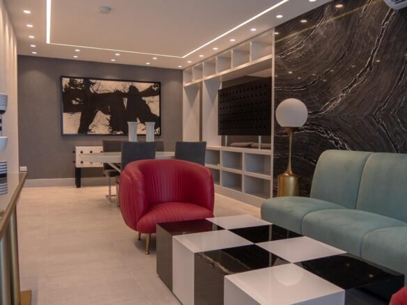 Apartamento modelo – San Francisco: Amoblado y Decorado, Apto de 3 Recs, Cbe, 2 Parking, Nuevo