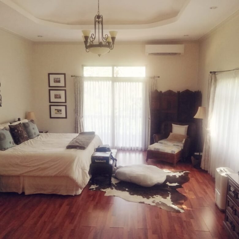 Albrook: Amplia Residencia con 1200 m² de Terreno, 4 Habitaciones