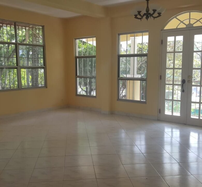 Clayton – Area Revertida: Acceso Restringido, Casa de 4 Recamaras, Cerca Ciudad del Saber
