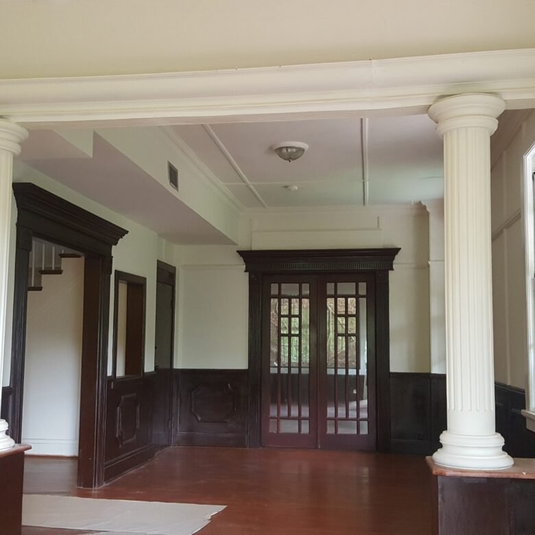 Ancón: 2 Casas de Madera, Una Gema Antigua y Natural, Para Restaurar, 9 Recámara
