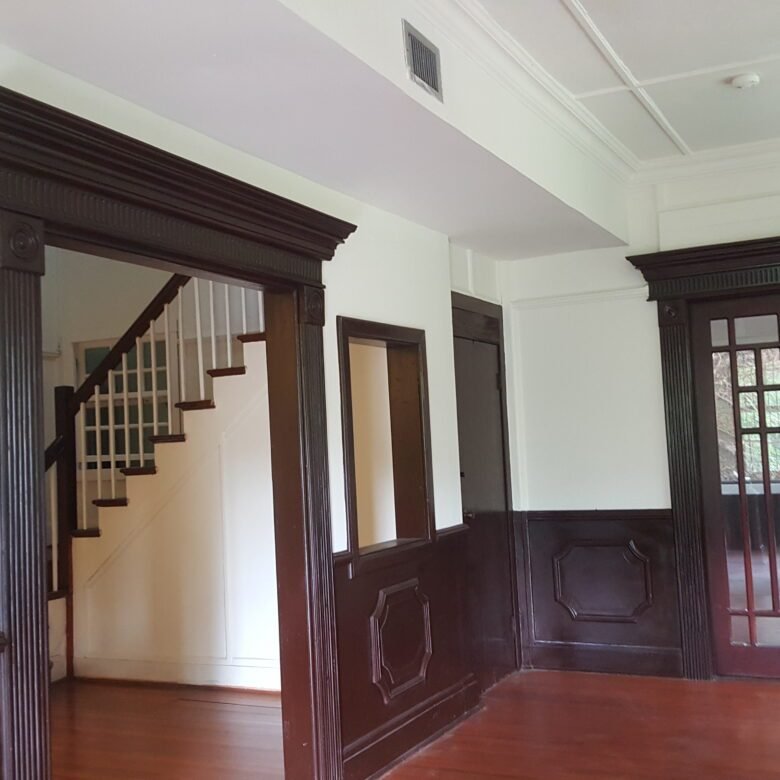 Ancón: 2 Casas de Madera, Una Gema Antigua y Natural, Para Restaurar, 9 Recámara
