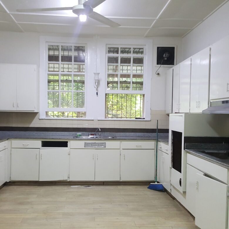 Ancón: 2 Casas de Madera, Una Gema Antigua y Natural, Para Restaurar, 9 Recámara