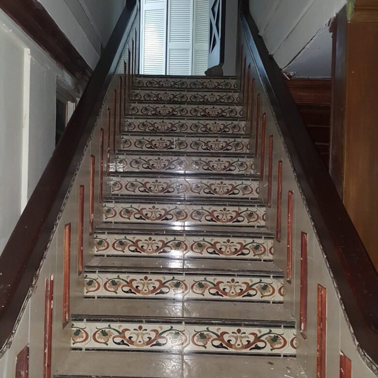 Ancón: 2 Casas de Madera, Una Gema Antigua y Natural, Para Restaurar, 9 Recámara