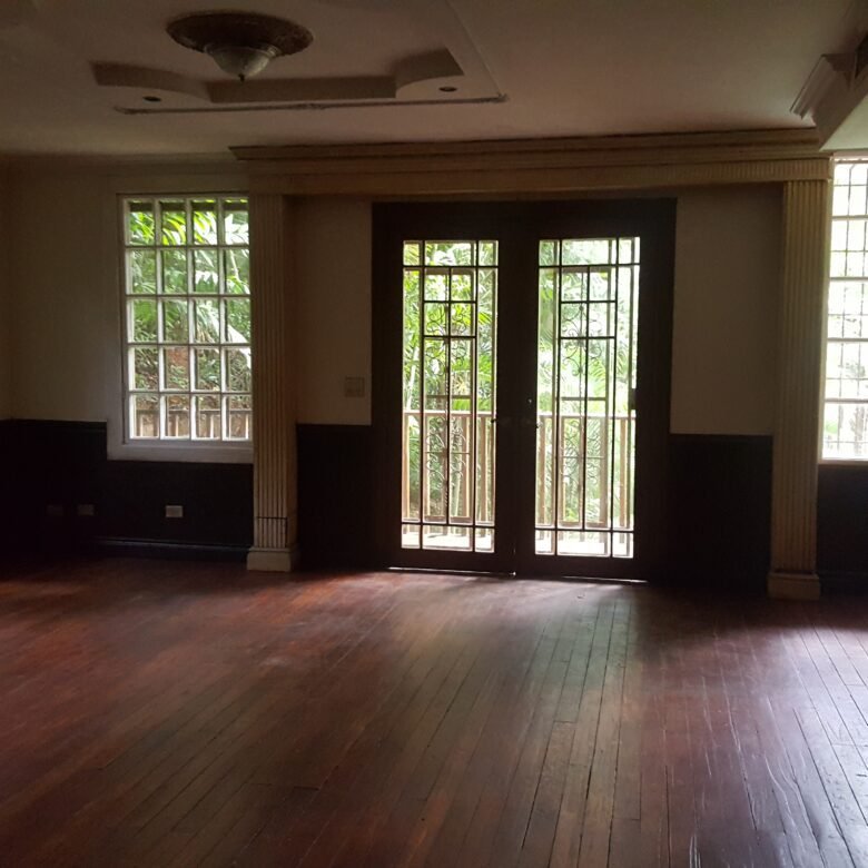 Ancón: 2 Casas de Madera, Una Gema Antigua y Natural, Para Restaurar, 9 Recámara