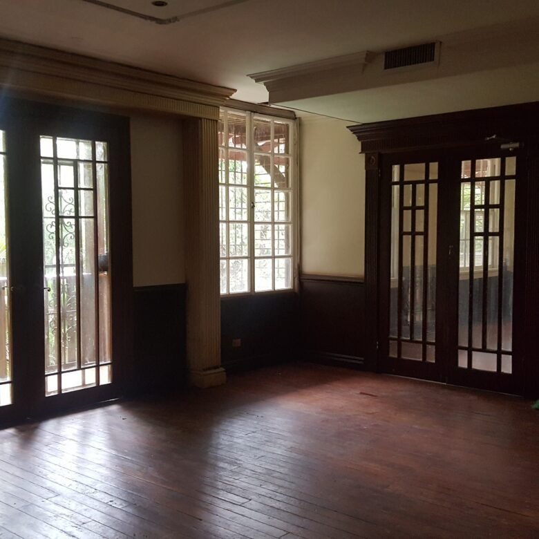 Ancón: 2 Casas de Madera, Una Gema Antigua y Natural, Para Restaurar, 9 Recámara
