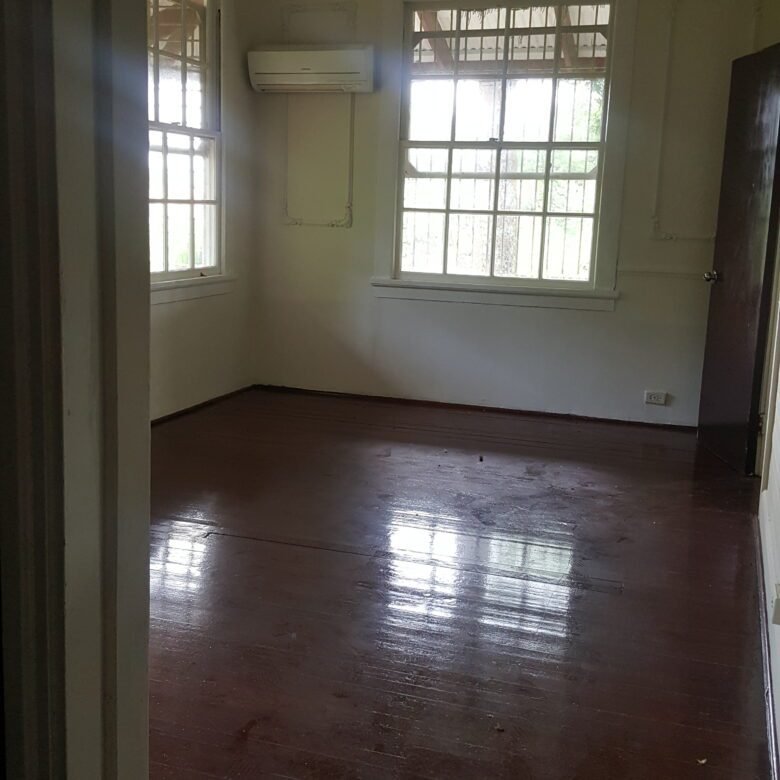 Ancón: 2 Casas de Madera, Una Gema Antigua y Natural, Para Restaurar, 9 Recámara