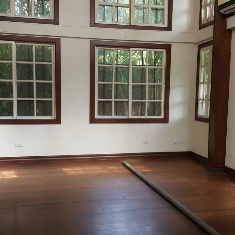 Ancón: 2 Casas de Madera, Una Gema Antigua y Natural, Para Restaurar, 9 Recámara