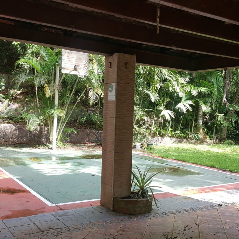 Ancón: 2 Casas de Madera, Una Gema Antigua y Natural, Para Restaurar, 9 Recámara