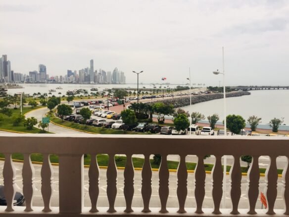 Casco Viejo: 189 m², Apartamento con Vista Al Mar, Terraza Rooftop, 2 Parking
