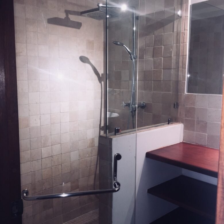Casco Viejo: 189 m², Apartamento con Vista Al Mar, Terraza Rooftop, 2 Parking