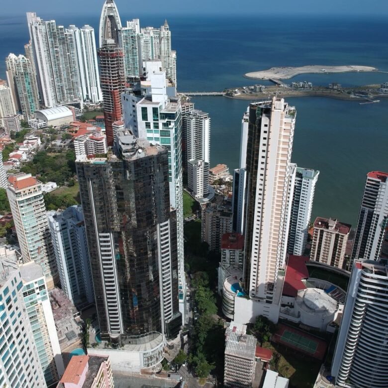 Paitilla: Torre de Lujo – Platinum, Apartamento de 350 m², 3 Recámaras, Piso Alto