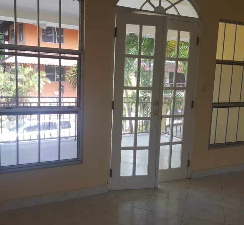 Clayton – Area Revertida: Acceso Restringido, Casa de 4 Recamaras, Cerca Ciudad del Saber