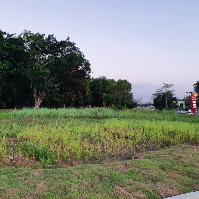 Zonificacion Maxima Mcu3: Area Revertida – Terreno Cercano Al Canal, Clayton