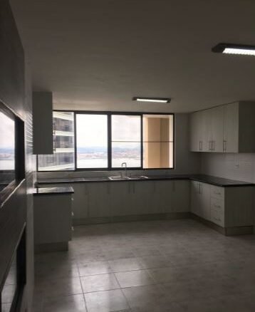 Paitilla: Vista parcial al Mar y Ciudad, Apartamento de 280 m², 4 Recamaras