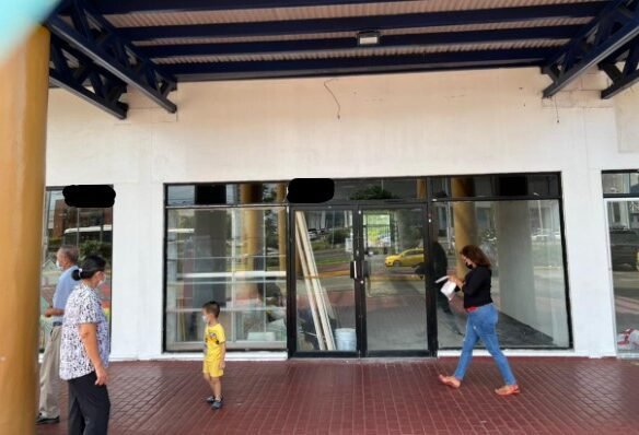 Local Comercial, Planta Baja, Juan Diaz: Centro Comercial Los Pueblos, Rodeado de Residenciales