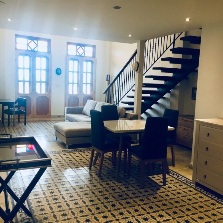Casco Viejo: 189 m², Apartamento con Vista Al Mar, Terraza Rooftop, 2 Parking