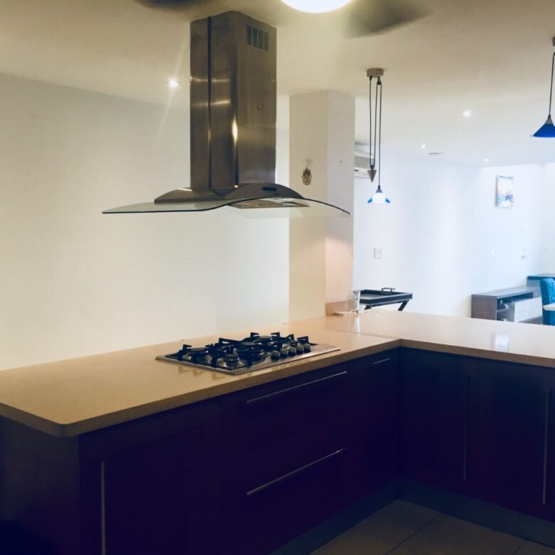 Casco Viejo: 189 m², Apartamento con Vista Al Mar, Terraza Rooftop, 2 Parking