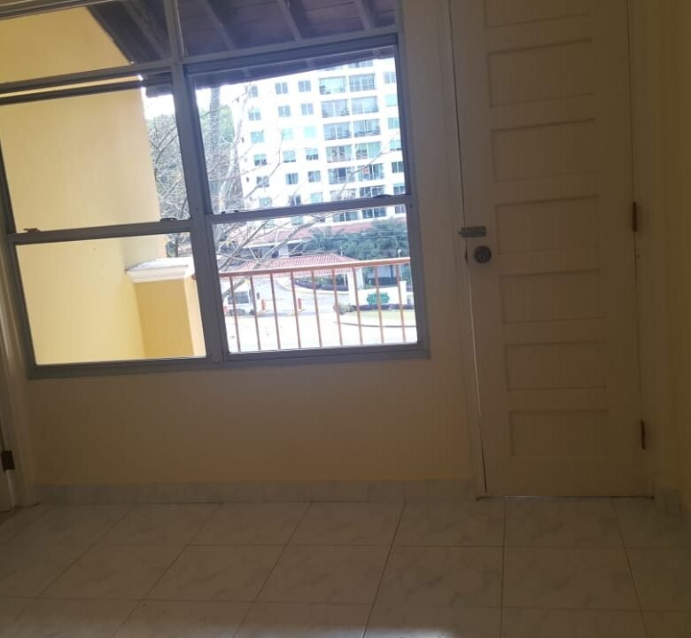Clayton – Area Revertida: Acceso Restringido, Casa de 4 Recamaras, Cerca Ciudad del Saber
