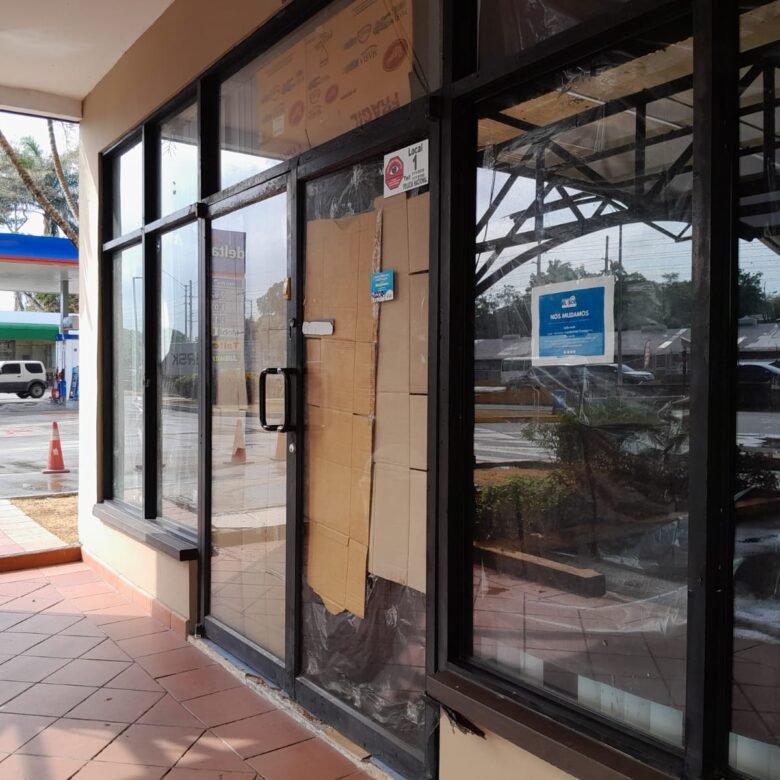 Albrook – Local Comercial: Para inversión, Planta Baja, Frente a Via Principal