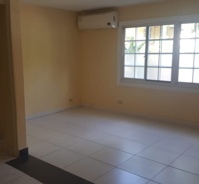 Clayton – Area Revertida: Acceso Restringido, Casa de 4 Recamaras, Cerca Ciudad del Saber