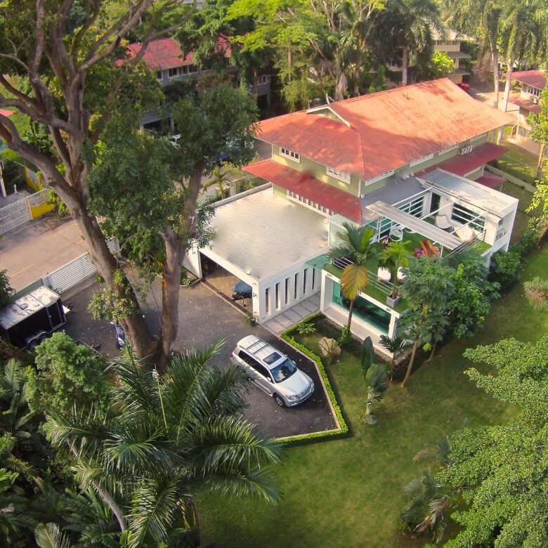 Casa con 1100 m² – Area Revertida: Amoblada Residencia de Lujo, 4 Recs, 2 Cbe