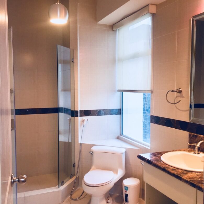 Ave Balboa – Frente Al Mar: Vista del Mar, Apartamento de 1 Recamara y 1.5 Baños