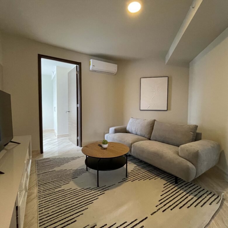 Costa del Este: Sector Alto Nivel, con Casa Club, Amoblado, de 202 m² con 3 Recámaras y 3.5 Baños