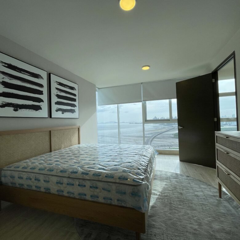 Costa del Este: Sector Alto Nivel, con Casa Club, Amoblado, de 202 m² con 3 Recámaras y 3.5 Baños