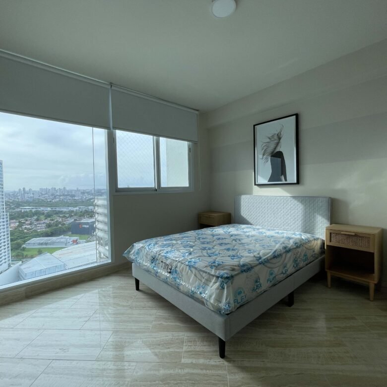 Costa del Este: Sector Alto Nivel, con Casa Club, Amoblado, de 202 m² con 3 Recámaras y 3.5 Baños