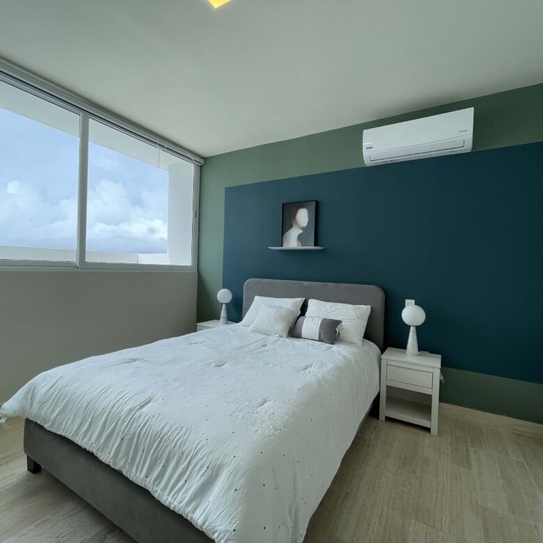 Costa del Este: Sector Alto Nivel, con Casa Club, Amoblado, de 114 m² + 52m2 Terraza, con 2 Recámaras y 2 Baños