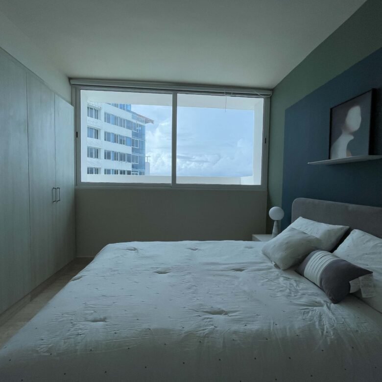 Costa del Este: Sector Alto Nivel, con Casa Club, Amoblado, de 114 m² + 52m2 Terraza, con 2 Recámaras y 2 Baños