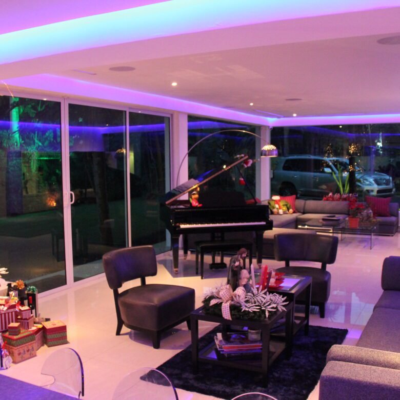 Casa con 1100 m² – Area Revertida: Amoblada Residencia de Lujo, 4 Recs, 2 Cbe