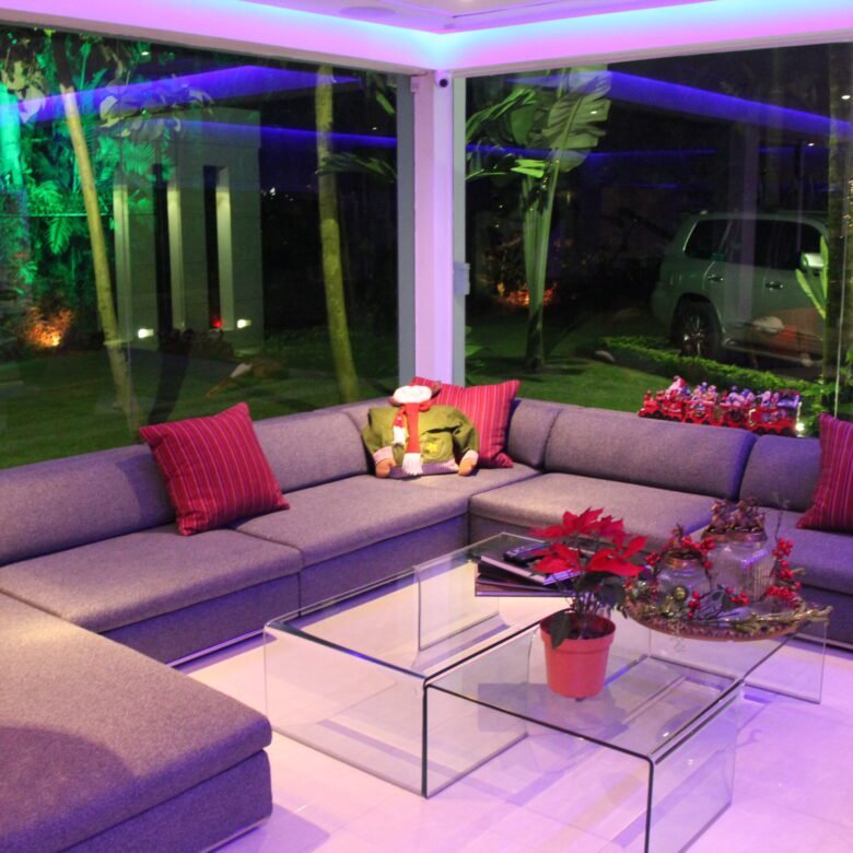 Casa con 1100 m² – Area Revertida: Amoblada Residencia de Lujo, 4 Recs, 2 Cbe