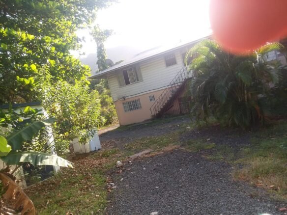Area Revertida – Canal: Ancon, Casa de 8 Habitaciones, Patio Cercado