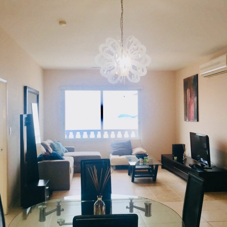 Ave Balboa – Frente Al Mar: Vista del Mar, Apartamento de 1 Recamara y 1.5 Baños