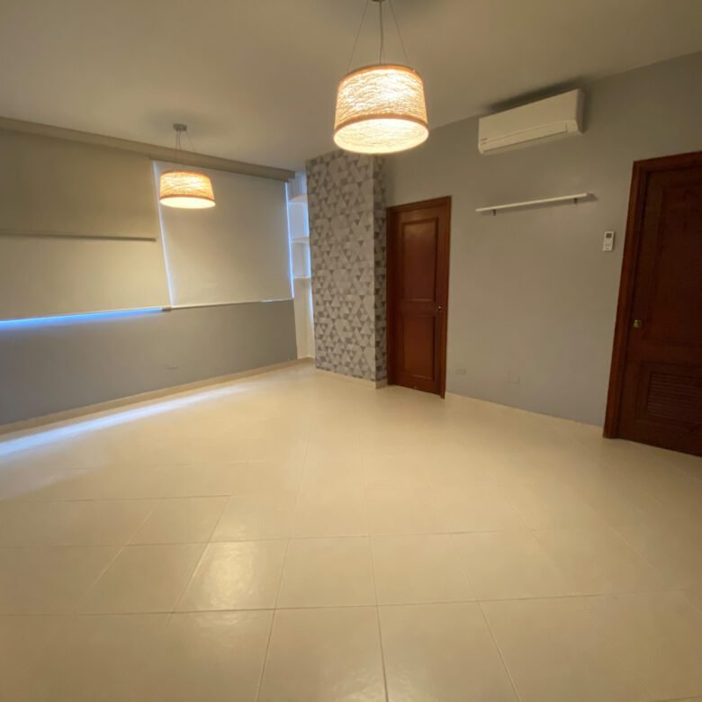 Paitilla – Vista Al Mar: Cómodo Apartamento de 3 Habitaciones con Su Baño, 3 Parking