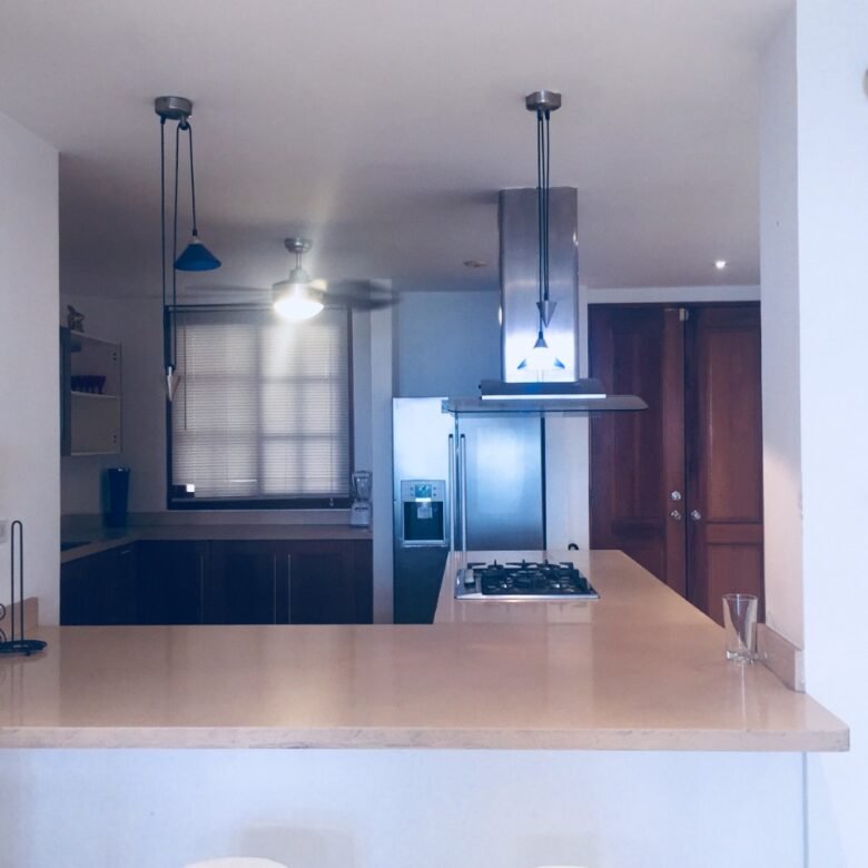 Casco Viejo: 189 m², Apartamento con Vista Al Mar, Terraza Rooftop, 2 Parking