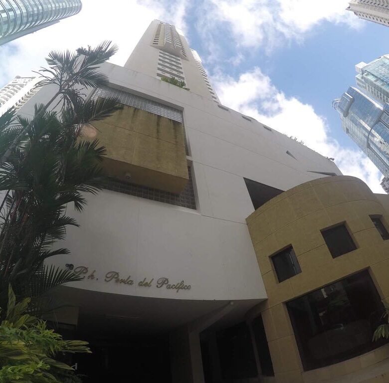 Paitilla: Vista parcial al Mar y Ciudad, Apartamento de 280 m², 4 Recamaras