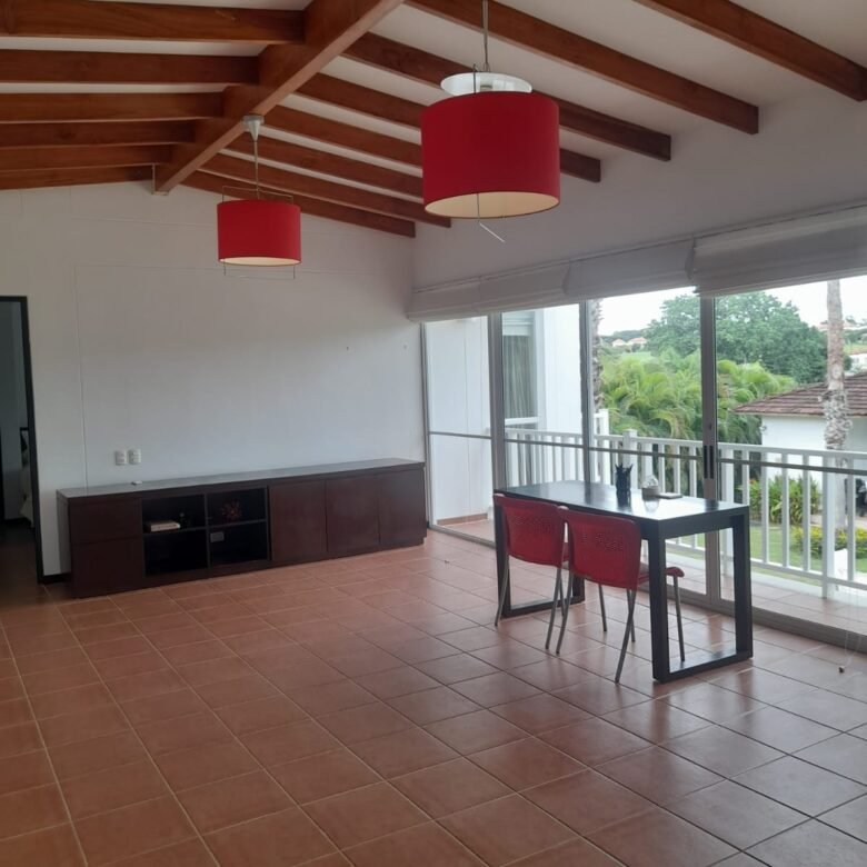 Playa Blanca – Town House a Frente Campo de Golf: Casa con 1600 m² Terreno, 5 Recamaras